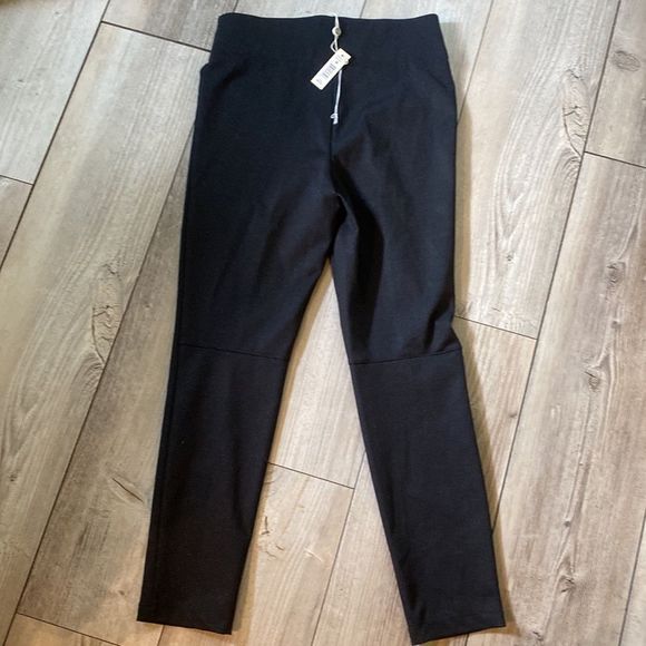 Max Studio Slip On Medium Black Ankle Pants - Picture 6 of 7